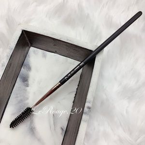 Mac 204 eyelash / eyebrow spoolie brush